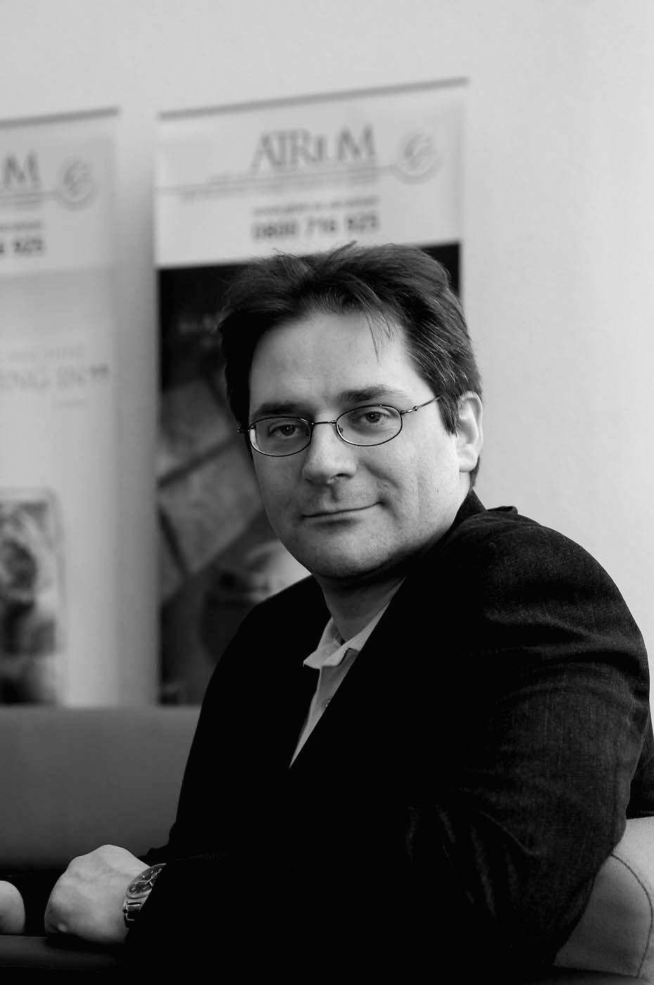 33-35_richard j.hand